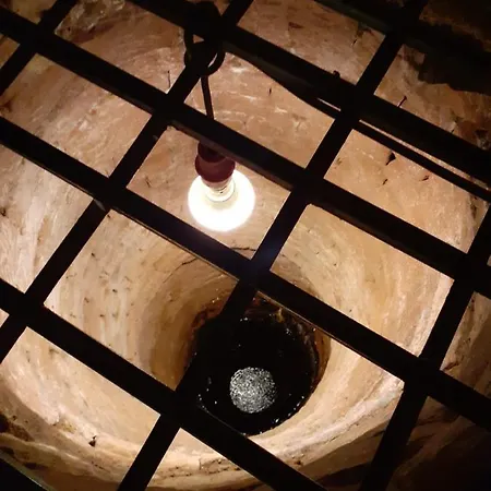 Crossroads House Affittacamere 4*