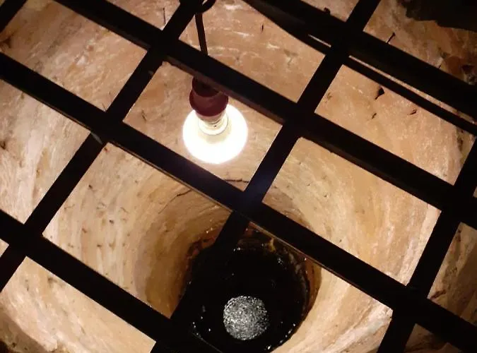 Crossroads House Guest house 4*