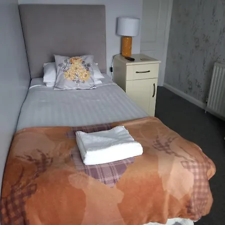 Crossroads House Guest house 4*