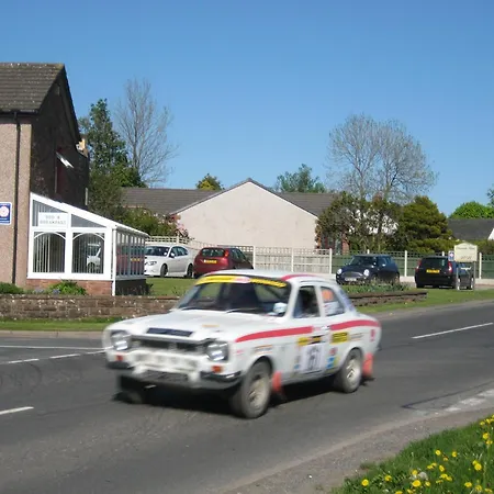 Guest house Crossroads House