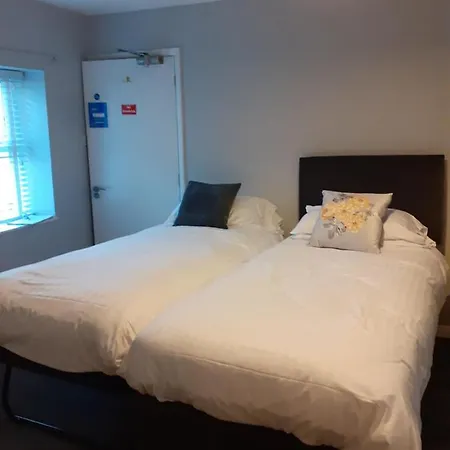 Crossroads House Guest house