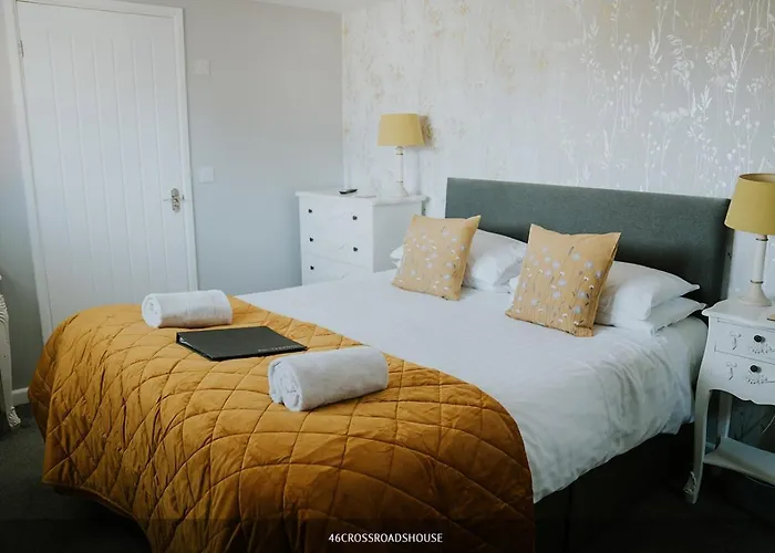 Crossroads House بيت ضيافة 4*